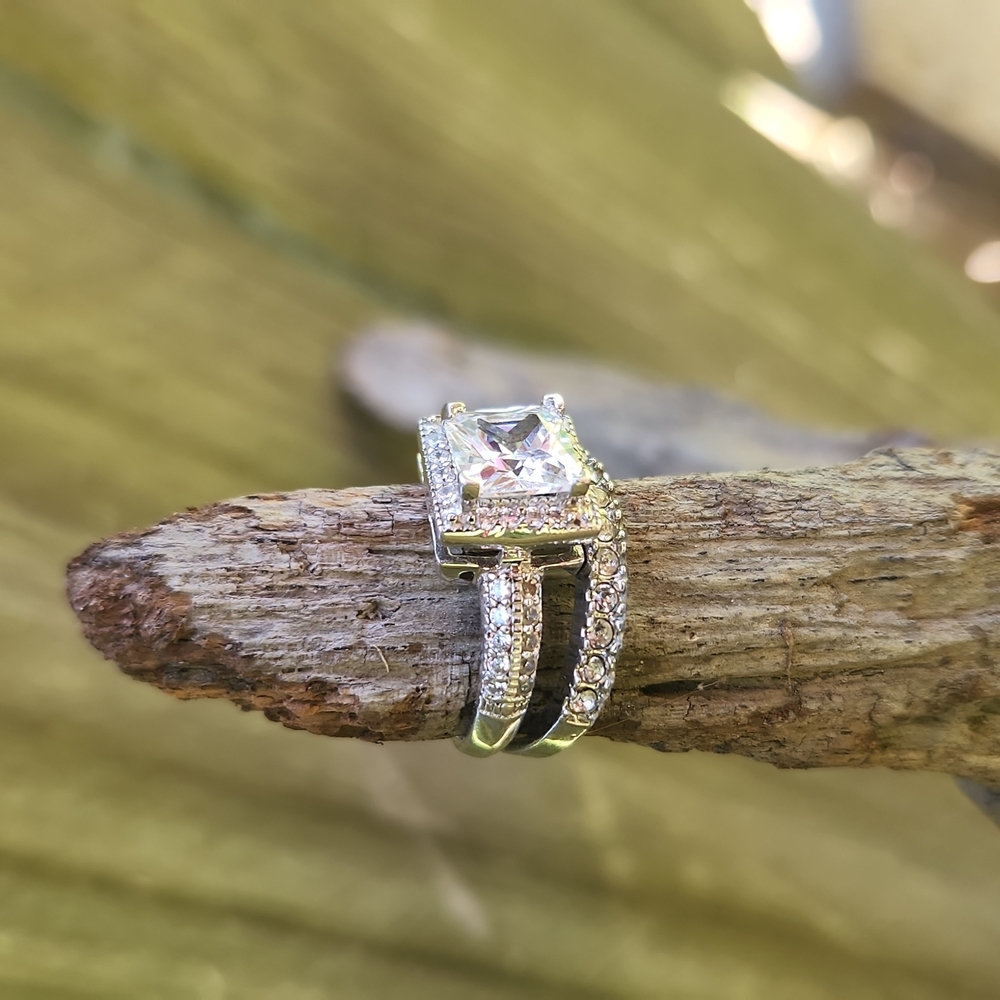 Engagement ring with wedding band